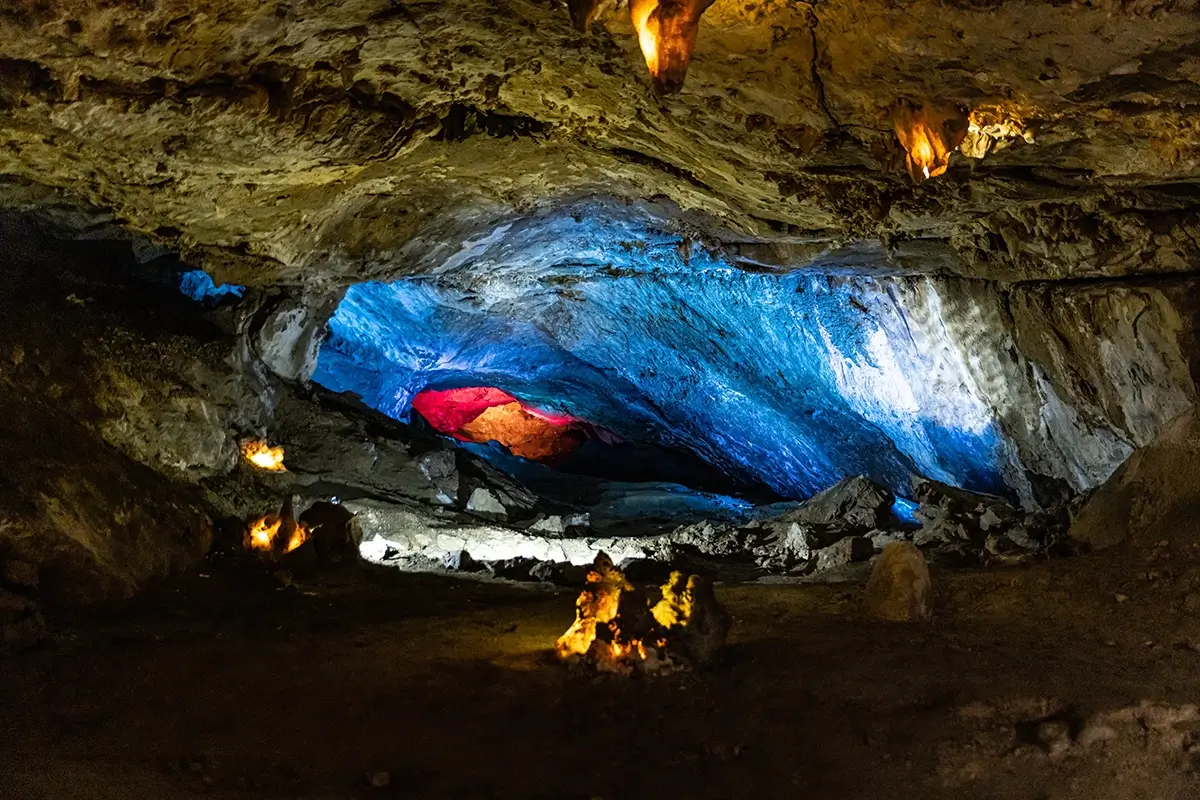 Picture of 2 hikers resting on a bench at Kitzsteinhorn